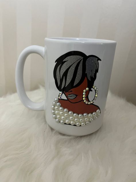 Diy Mug Designs, Mug Crafts, Diy Mugs, Girl With Sunglasses, Glitter Vinyl, Pink Pearl, Personalized Mugs, Bottle Crafts, Mug Designs