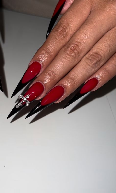 Long Nail Designs Red And Black, Nails Acrylic Stiletto Long, Edgy Stiletto Nails, Stilleto Nails Red, Nail Ideas Stiletto Long, Red Nails Black Tips, Red Stilletos Nails, Baddie Nails Stiletto, Red French Tip Nails Stiletto