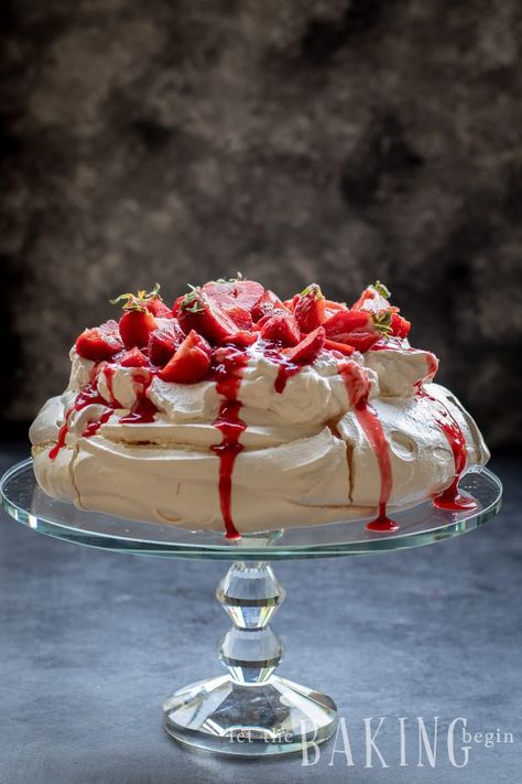 Strawberry Pavlova Recipe - Let the Baking Begin! Strawberry Pavlova, Chocolate Pavlova, Pavlova Dessert, Strawberry Meringue, Pavlova Cake, Meringue Desserts, Meringue Cake, Pavlova Recipe, Strawberry Sauce