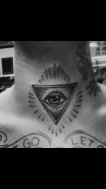 Jesse Rutherford, personal favourite tattoo Jessie Rutherford, Tattoos 2024, Throat Tattoo, Jesse Rutherford, Movie Tattoos, Neck Tattoo, Back Tattoo, Triangle Tattoo, Tatting