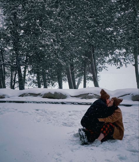 Wlw Christmas Aesthetic, Wlw Winter, Wlw Christmas, Winter Lesbian Couple Aesthetic, Fall Lesbian Couple Aesthetic, Cozy Lesbian Couple Aesthetic, Requited Love, Snow Couple, Speaking In Tongues