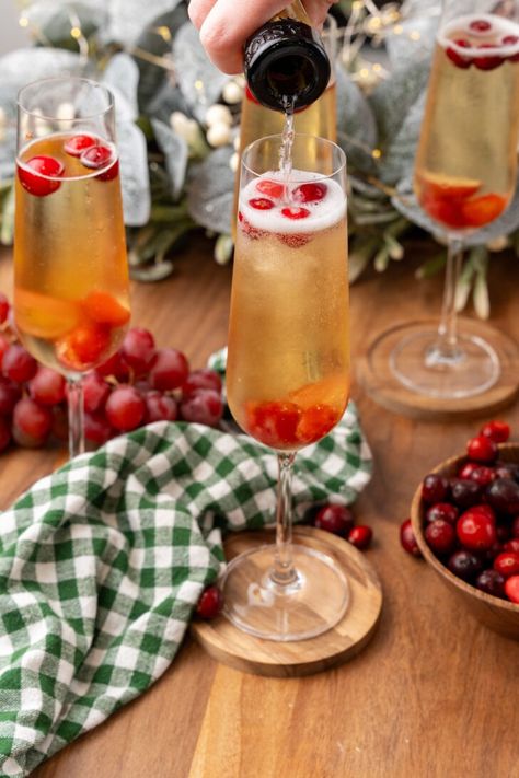 Mistletoe Mimosas: The Ultimate Holiday Cocktail Sparkling Apple Juice, Mimosa Ingredients, Breakfast Casserole French Toast, Strawberry Margarita Recipe, Tequila Sunrise Cocktail, Kid Friendly Drinks, Fruity Cocktail, Hosting Brunch, Sparkling Juice