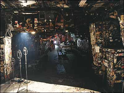 CBGB was a punk music club opened in 1973 by Hilly Kristal at 315 Bowery, NYC. home to the Ramones, etc. Party Club Nightclub, Cbgb Punk, Nyc Club, White Lighter, Club Nightclub, Vintage Nyc, Photography Night, Concept Album, Dangerous Goods