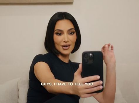 Kim Kardashian Takes Style Cue From Sister Kourtney With Bob Hairstyle - E! Online Kim Kardashian Bob Haircut, Kardashian Bob Haircut, Kim Kardashian Bob, Kardashian Short Hair, Kardashian Bob, Keke Palmer Instagram, Kim Kardashian Short Hair, Bright Purple Hair, Kourtney Kardashian Instagram