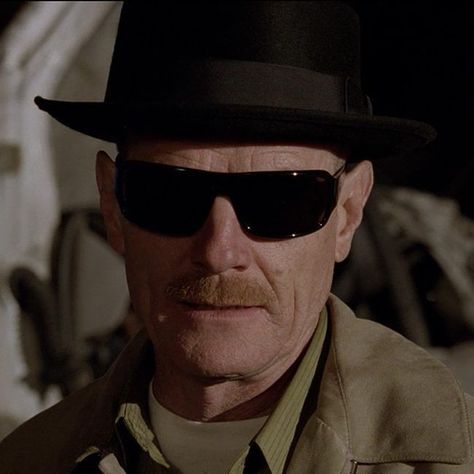 "I am not in danger I am the danger." The black hat that Walter White (Heisenberg) wears in Breaking Bad.  #heisenberg #walterwhite #breakingbad Breaking Bad Season 1, Beaking Bad, والتر وايت, Breaking Bad Seasons, Breaking Bad Jesse, جوني ديب, Walter White, Miles Davis, Judas Priest