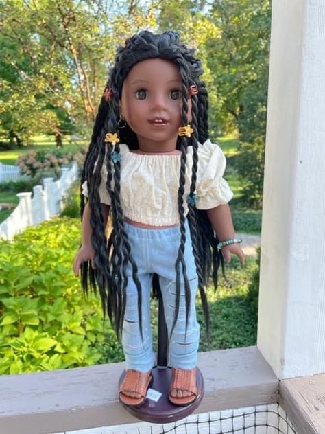 American Girl Doll Photoshoots, Black American Girl Doll, Ag Doll Hairstyles, American Girl Doll Aesthetic, American Girl Doll Hair, Doll Restyle, American Girl Doll Sets, Doll Couple, American Girl Doll Hairstyles