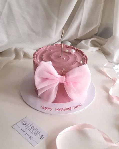 Bow love 🎀☁️ #cakestagram #cakesoffacebook #aesthetic #bowaesthetic #bowcake #pink #minimalist #cakeoftheday #spreadlove #fyp Pink Bow Cake, Bow Cake, Pink Minimalist, Bow Cakes, Pink Bows, Pink Cake, Spread Love, Pink Bow, Cake