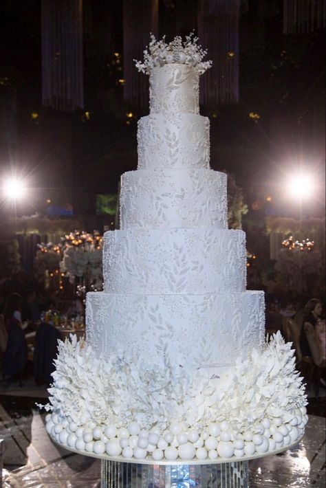 Glam Wedding Cake, Glamorous Wedding Cakes, Fancy Wedding Cakes, Extravagant Wedding Cakes, Royal Wedding Cake, Big Wedding Cakes, Making Cakes, Wedding Cake Pictures, Dream Wedding Decorations