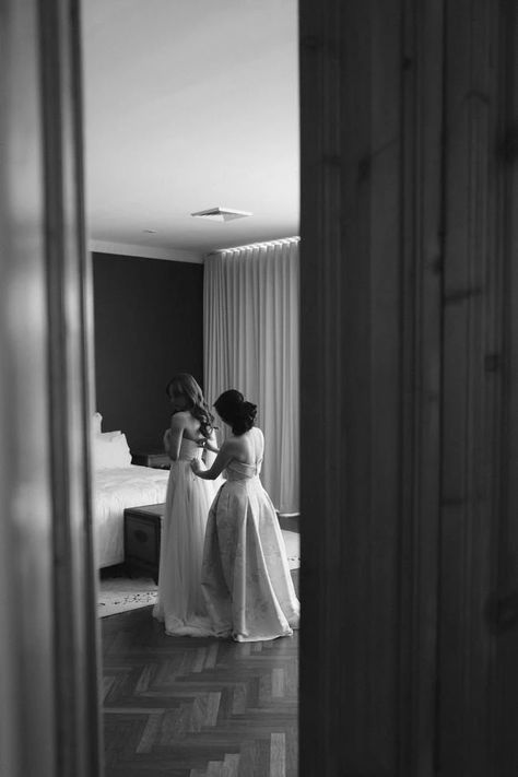 Wedding Prep Photography, Wedding Photo Moodboard, Bride Get Ready Photos, Wedding Photos At Home, Henry Heart, Wedding Prep Photos, Before Wedding Pictures, Vietnamese Tea Ceremony, Bridal Prep Photos