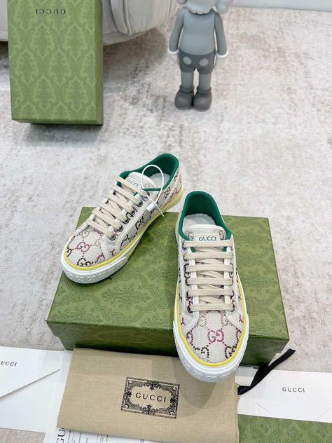 #pureroom #pureroomru #outfit #sneakers Outfit Sneakers, Tennis, Gucci, Pure Products, Sneakers