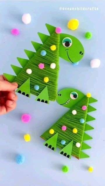 Christmas Home Decor Diy, Dinosaur Christmas Tree, Exterior Christmas, Christmas Homemade, Christmas Homescreen, Dinosaur Crafts, Handmade Christmas Crafts, Hand Crafts For Kids, Winter Crafts For Kids