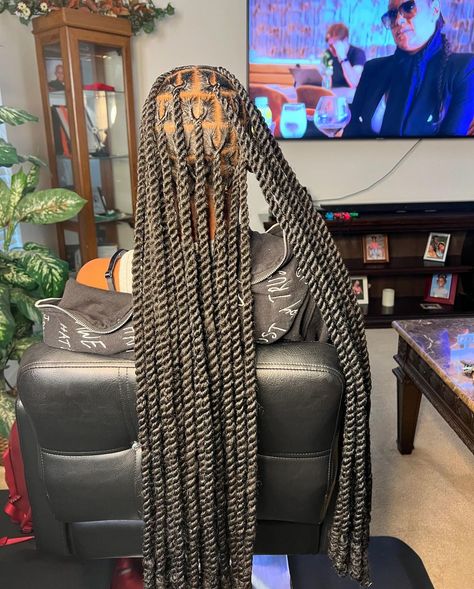 Long Invisible Locs, Invisible Locs, Braiding Hair Colors, Braiding Your Own Hair, Braided Hairstyles For Black Women Cornrows, Black Ponytail Hairstyles, Quick Natural Hair Styles, Braided Cornrow Hairstyles, Box Braids Hairstyles For Black Women