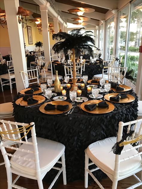 1920 Table Setting, Roaring 60s Party, Harlem Nights Decorations, Met Gala Party Decorations, Jazz Theme Party Ideas, Great Gaspy Party Decor, Harlem Nights Theme Party Decorations, Met Gala Themes Party, Jazz Party Theme