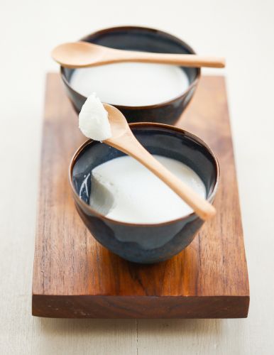 Coconut Milk Pudding. A Cantonese dim sum favorite. Light, creamy, and so simple to make! Coconut Milk Pudding, Dim Sum Recipes, Asian Appetizers, Milk Pudding, Cantonese Food, Coconut Pudding, Chinese Dumplings, Chinese Dessert, Super Food