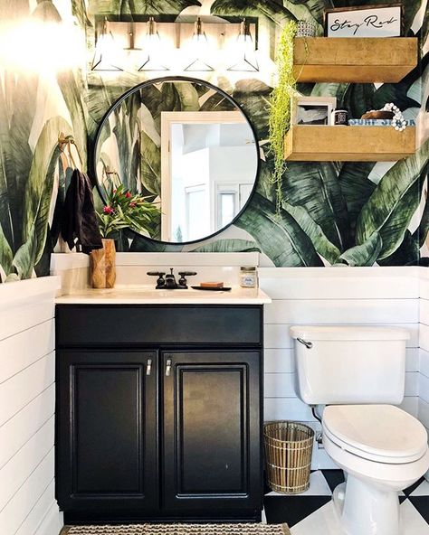 It's easy to see why this bathroom is nicknamed the "Banana Baño" 🍌See the rest of this laidback space by the beach via the link in our… Vanity Makeover, Trendy Living Rooms, Kitchen Farmhouse, Trendy Bathroom, Trendy Bedroom, Kitchen Tile, Bathroom Wallpaper, Trendy Kitchen, Bathroom Colors