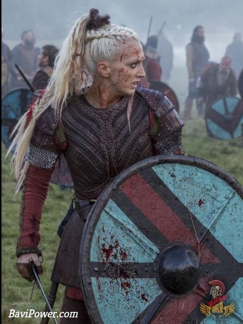 Hair Wallpaper Vikings, Viking Shield Maiden, Ragnar Vikings, Viking Warrior Woman, Viking Aesthetic, Viking Cosplay, Art Viking, Vikings Show, Viking Character