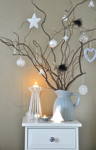 That's what makes me happy: December 2011 Xmas Deco, White Christmas Decor, Christmas Bedroom, Christmas 2015, Christmas 2017, Tree Branch, Christmas Table Decorations, Christmas Images, Christmas Deco