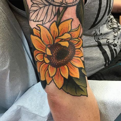 Chipped away at Kat's half sleeve today at @thedolorosatattoo  For appointments: 818.287.8842/ thedolorosa@gmail.com  #sunflower Neo Trad Sunflower, Goldfinch Tattoo, Sunflower Tattoo Thigh, Sunflower Tattoo Sleeve, Sunflower Tattoo Shoulder, Women Half Sleeve, Full Sleeve Tattoo Design, Half Sleeve Tattoos, Flower Tattoo Sleeve