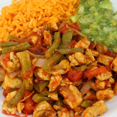 Cocina Guerrerense - POLLO A LA MEXICANA CON NOPALES Nopales Recipes Mexican Chicken, Chicken And Nopales Recipe, Chicken Breast Recipes Mexican, Nopales Recipes Mexican, Nopales Recipe, Cactus Recipe, Ripped Recipes, Mexican Chicken, Easy Lunches