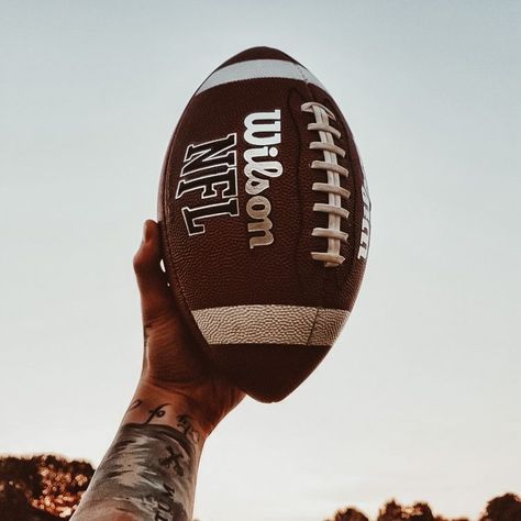 ledger ward American Football Aesthetic, Football Aesthetic, The Pretty Reckless, Sports Aesthetic, American Football Players, First Down, Football Art, Flag Football, Football Boys