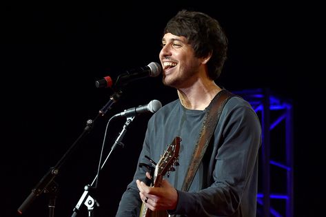 See Morgan Evans’ Seamless ‘Day Drunk’ and ‘Tequila’ Mashup Loop Pedal, Dan Shay, Morgan Evans, Country Music News, Summer Playlist, Rascal Flatts, My Favorite Music, Fan Club, World Tour