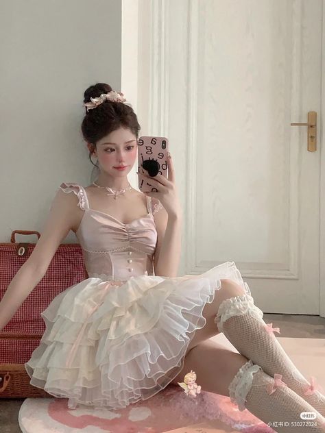 Pink Balletcore Outfits, Pretty Ballerinas Outfit, Ballet Outfit Aesthetic, Ballerina Aesthetic Outfit, Balletcore Outfits, Aesthetic Balletcore, Balletcore Aesthetic, Lying Game, Pink Pilates Princess