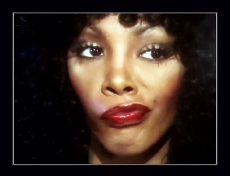 Black Disco Aesthetic 70s, Donna Summer Hair, 70s Black Aesthetic, Afro Aesthetic 70s, Donna Summer Aesthetic, 1960s Black Women, 60s Black Women, Vintage Black Glamour 1970s, 1970 Movies