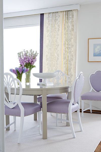 Purple Dining, Purple Dining Room, Purple Interior, Purple Rooms, Purple Home, Vintage Chairs, Room Table, Dining Room Decor, Design Interior