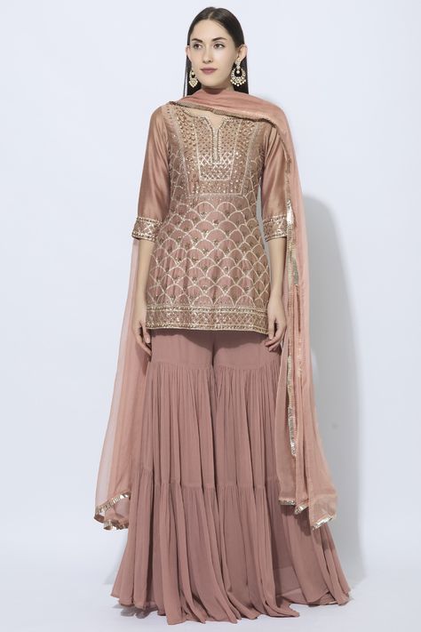 Peach Embroidery, Cotton Dresses Online, Georgette Sharara, Sharara Designs, Designer Anarkali Dresses, Kurta Sharara Set, Kurta Sharara, Peach Shorts, Chanderi Kurta