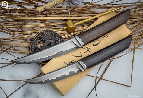 Gábor Sándor & Gyula Lovász kwaiken. Tanto Knife, Craft Knives, Knife Design, Cool Knives, Custom Knife, Handmade Knives, Fixed Blade Knife, Knife Making, Axes