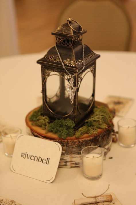 Rivendell (Lord of the Rings) table centerpiece Middle Earth Wedding, Lord Of The Rings Wedding, Hobbit Wedding, Elvish Wedding, Lotr Wedding, Themed Wedding Decorations, Nerd Wedding, Lord Of The Ring, Geeky Wedding