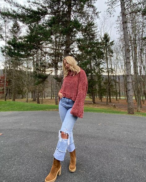 Dolce Vita Boots Outfit, Brown Booties Outfit, Dolce Vita Caster, Dolce Vita Boots, Platform Chucks, Mom Jeans Style, Booties Outfit, Dressed To The Nines, Fall Fits