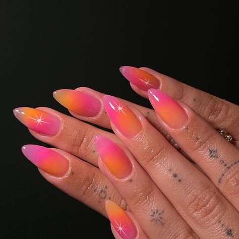 Mia J on Instagram: "Sherbet aura nails 🧡💗✨ . . Orange & pink have to be one of my favorite color combos ever! Pretty gel-x set in Medium Almond ⭐️ Using @apresnailofficial “Electric Lolita” and “Space Tang” for this set! 💕🧡 #airbrushnails #airbrush #sherbert #springnails #nailsnailsnails" Pink Orange Gradient Nails, Orange Aurora Nails, Orange Sherbert Nails, Airbrush Summer Nails, Orange Hot Pink Nails, Tequila Sunrise Nails Summer, Aura Nails Multicolor, Almond Airbrush Nails, Pink Orange Nail Art