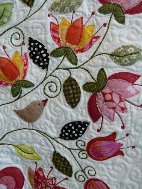 Oops-Lah: A bit sad! Floral Quilting Designs, Applique Flowers, Applique Quilt Patterns, Flower Quilts, Flower Quilt, Applique Quilting, Pola Sulam, Hand Applique, Wall Quilts