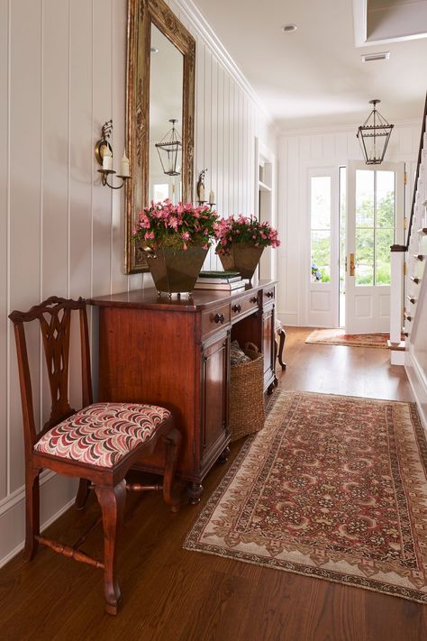 Don't Change a Good Thing Old Florida Decor, Old Florida Style, Happy Living Rooms, Porch Shades, Blue Ceiling, Blue And White Home, Florida Decor, Colorful Playroom, Central Hall