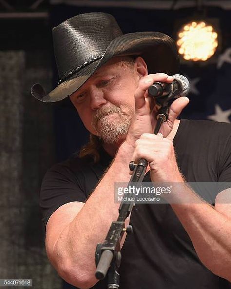 Musician Trace Adkins performs during FOX Friends All American Concert Series outside of FOX Studios on July 1 2016 in New York City Trace Adkins Songs, Trace Adkins, Fox Studios, Bra Image, Dream Husband, Country Music Artists, Concert Series, Kid Rock, Blake Shelton