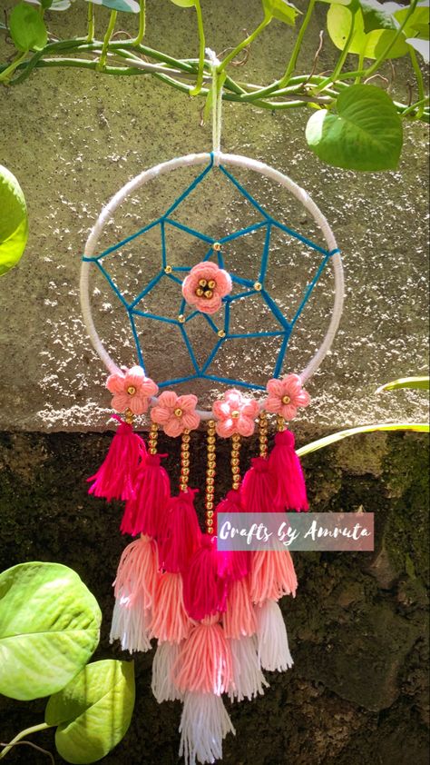 Woolen Dream Catchers, Woollen Crafts Ideas, Woolen Craft, Crafty Creations, Diy Decor Crafts, Dream Catchers, Crafts Ideas, Decor Crafts, Diy Gifts