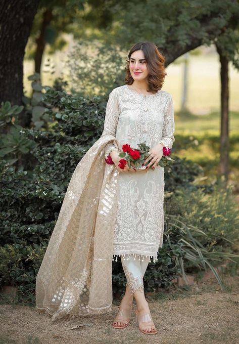 Pakistani Formal Dresses Simple, Hanging Tassels, Pakistani Formal Dresses, Pakistani Dresses Online, Beautiful Pakistani Dresses, Salwar Kamiz, Pakistani Bridal Dresses, Simple Pakistani Dresses, Designer Outfits