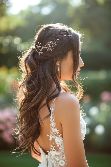 Bridal Hair Romantic Down, Elegant Hairstyles For Bride, Half Up Wedding Hair Brown, Florida Wedding Hairstyles, Wedding Glamour Waves, Wedding Hair Clip In Extensions, Bride Hairstyles Brunette Half Up, Down Hairdos For Wedding, Fairy Princess Wedding Hair