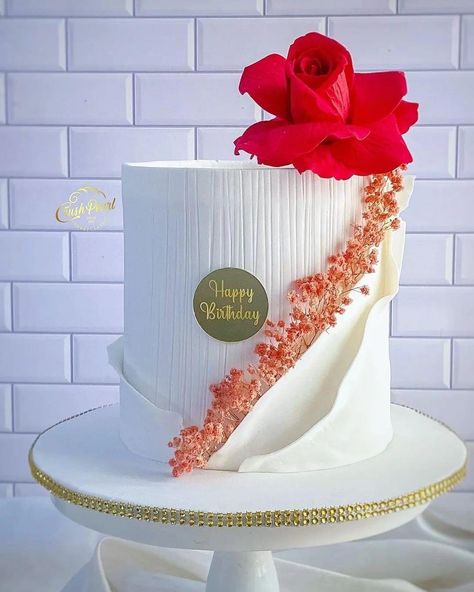 Red Fondant Cake Design, Cakes Display, Birthday Cake For Women Elegant, New Cake Design, Bespoke Cakes, Elegant Cake Design, Novelty Cake, Batik Ideas, Purple Cakes Birthday