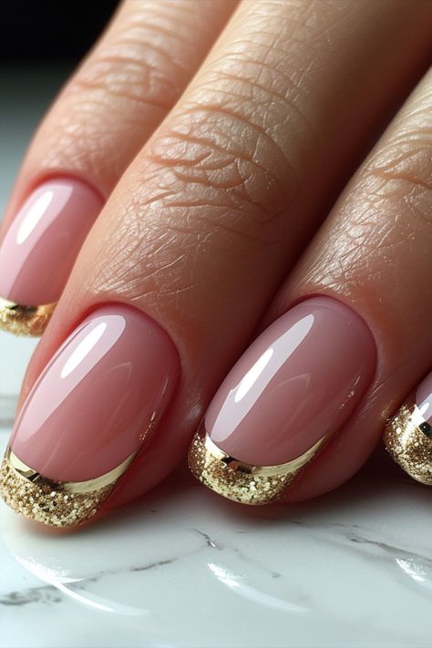 Rose Gold Nails French Tip With Rose Gold, Gold French Tip Nails, Gold French Tip, Belle Nails, Art Deco Nails, French Tip Nail Designs, French Rose, Rose Gold Nails, Creative Nail Designs