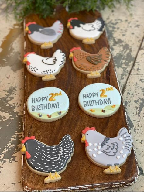 Chicken Shaped Cookies, Chicken Cookies Decorated, Hen Cookies, Chicken Sugar Cookies, 4h Cookies, Rooster Cookies, Goat Cookies, Chicken Wedding, Chicken Cookies