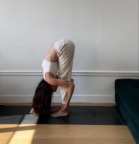 Stretching Exercises Aesthetic, Yoga Aesthetics, No Excuses Quotes, Excuses Quotes, Yoga Instagram, Fitness Vision Board, Yoga Aesthetic, Yoga Inspo, Sport Inspiration