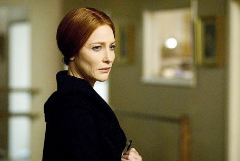 Daisy Fuller (Cate Blanchett) of "The Curious Case of Benjamin Button" Daisy Fuller, Curious Case Of Benjamin Button, Redhead Characters, Benjamin Button, Dangerous Liaisons, Catherine Élise Blanchett, Becoming Jane, David Fincher, Marvel Women