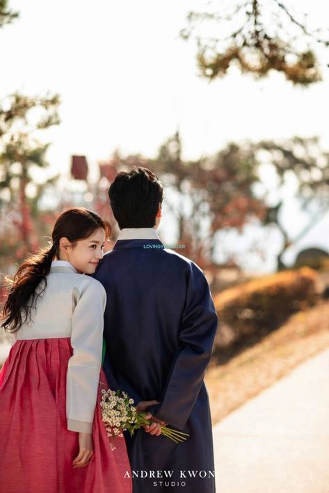 Hanbok Wedding Dress, Korean Prewedding, Hanbok Wedding, Korea Photoshoot, Wedding Korea, Korean Photoshoot, Korea Pre Wedding, Korean Wedding Photography, Korean Traditional Dress