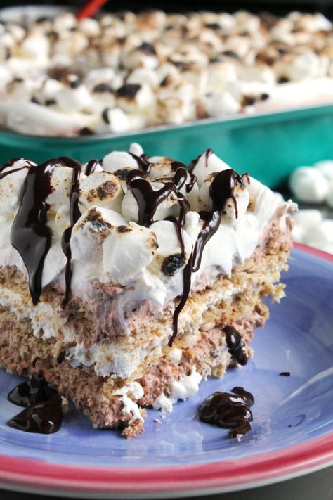 Cookie Lasagna, Lasagna Dinner, Dessert Lasagna, Smores Dessert, Easy Sweets, Types Of Desserts, Layered Desserts, Instant Pudding Mix, Marshmallow Creme