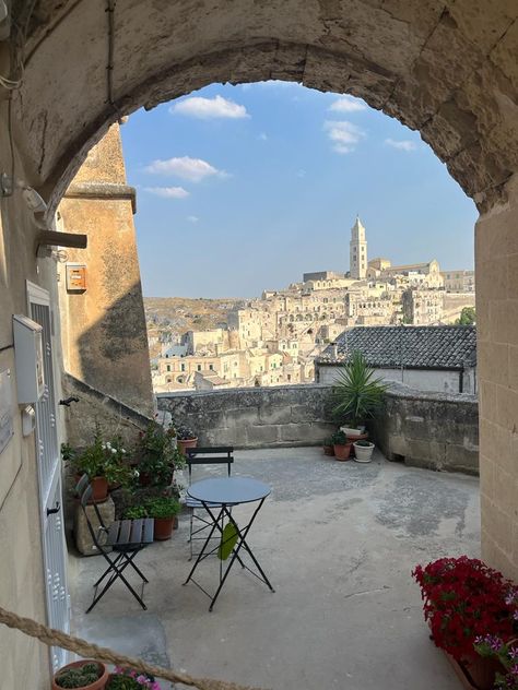 #summer #architecture #city #town #ancient #fairytale #romantic #itaky #summer #sun #sky #vacation #italiansummer #europeansummer #mediterraneansummer #restaurant #fun #aesthetic #romanticizelife #goodlife #oldmoney #rich Matera Italy Aesthetic, Matera Italy, Italy Aesthetic, Poses For Photos, Travel Aesthetic, Italy, Travel