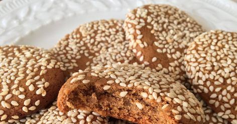 Vegan Tahini Cookies Vegetarian Greek Recipes, Tahini Cookies Recipe, Chocolate Tahini, Bean And Vegetable Soup, Eggless Cookie Recipes, Egg Free Cookies, Eggless Cookies, Lenten Recipes, Tahini Cookies