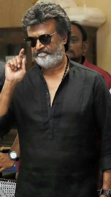 #Superstar #Rajinikanth 's #Kaala #KariKaalan #KaalaKarikaalan movie working stills ---->>> https://goo.gl/hVwjh3 Rajini Kanth, Superstar Rajinikanth, Telugu Hero, Actors Illustration, South Star, Photo Album Layout, Vijay Actor, Cricket Wallpapers, Emoji For Instagram