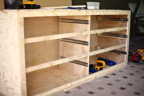 How to Build a DIY 6 Drawer Dresser - TheDIYPlan Komoda Diy, Diy 6 Drawer Dresser, Diy Farmhouse Dresser, Build A Dresser, Handmade Dresser, Diy Dresser Build, Diy Dresser Drawers, Diy Dresser Plans, Pallet Deck Diy